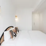 Carlton Area Lux 2 Beds 2 Baths