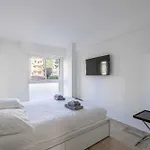 Charming Apartment On Boulevard Alexandre III