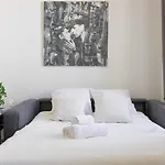 Elegant 2 - Bedroom Flat In Cannes