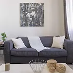 Elegant 2 - Bedroom Flat In Cannes