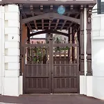 Cozy 2-Br Apartment 1 Min From The Beaches
