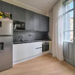 New 2 Bed 2 Bath Ac Palais 8 Min Walk