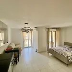 Modern Apartment In Cannes