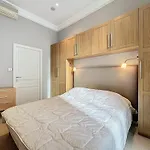 Beautiful 2 Bedroom Bourgeois Style Antibes 333