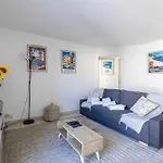 Bright One Bedroom Apt With Parking And Terrace