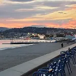 Cannes Croisette Loft