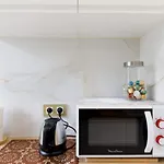 Carlton Area Superb 1 Bedroom