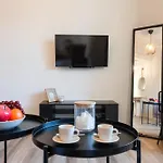 Palm Beach Studio In A Peaceful Setting