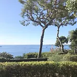 Villa Cannes Directly On The Sea