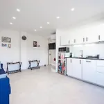 1-Br Apartment Quiet Area Near Cannes Center