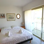 Cannes Palm Beach - Beachfront Apartment