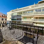 A025-Appartement 2 Chambres - Carre D\'Or-Hyper Centre Cannes