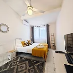 Viva Riviera - 19 Rue Des Freres Pradignac