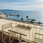 Appartement Face Mer Proche Palais