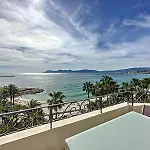 One Bedroom Apartment With Stunning Sea View On La Croisette