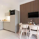 Appartement 4 Personnes Situe A 2 Pas De La Croisette Et Des Plages
