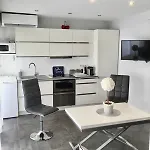 Elegant F2 With All Comforts In Center Of Cannes