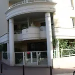 Bristol Park - Parking - 5Mn Walk From Palais Des Festivals
