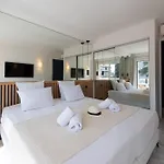 Spacious 1-Br Apartment With Terrace Heart Of Cannes