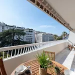 Spacious 1-Br Apartment With Terrace Heart Of Cannes