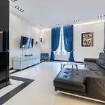 110 M2 Golden Square, Renovated, 20Metres Croisette, Parking Private