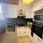 Bright One Bedroom Apartment In The Center Of Cannes13 Minutes Walk To The Palais Des Festivals - 2290