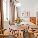 La Guitare 21 - Cozy Studio In Center Of Cannes, Just Behind Grand Hotel