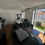 T2 Proche Centre Et Palais Avec Terrasse !