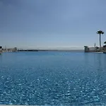 Studio Vue mer et Piscine Climatisation Wifi