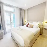Beach & Palais - 2 Min Away, Balcony