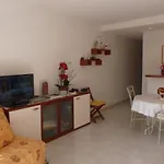 One Bedroom Apartment In Cannes Walking Distance From The Beaches And Shopping Of Central Cannes 878