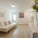 A Lovely Split Level Townhouse In The Heart Of Cannes Next To The Marche Forville And The Palais 1749