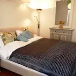 Beautifully Decorated Two Bedroom Apartment In The Heart Of Cannes Five Minutes Walk From Palais 409
