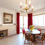 Apartment Lou Miradou