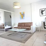 Le Colony