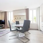 1 Bedroom In Front Of The Palais!