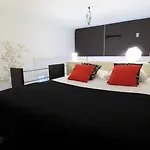 Alc - A521 - 4 Min Palais And Beaches