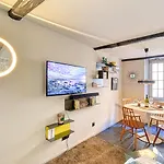 Amazing Chic Apt In Le Suquet By Guestready
