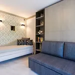 Elegant Studio With Air Conditioning