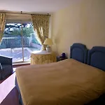 Parc Continental Cannes-Very Elegant Three Bedroom Apartment