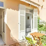 Palais Mire Juan Studio