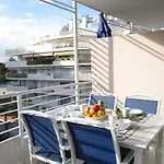 SOPHIES HOMES FÉLIBRIGES BEACH&PALAIS des FESTIVALS