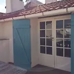 Chez Nella