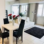 O Palais Des Iles Two Bedroom Cannes