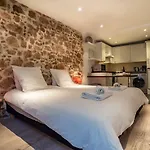Studio Carre D\'Or Cannes