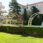 Villa Ad\'Alta