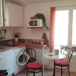 Studio A 2 Pas Du Palais