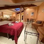 Cannes Holiday Suites