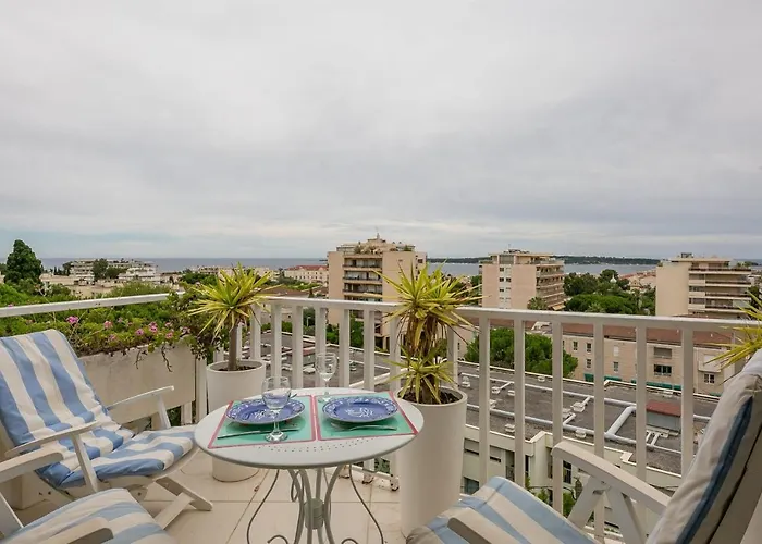 Charming Studio With A View On The Sea