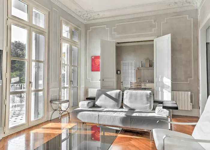 Immogroom-Exclusive- 5 Min From Beaches-Parking- Pool